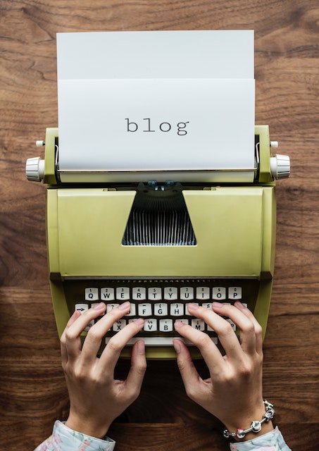 Blog Writing VS. Traditional Writing: Is There a Difference?